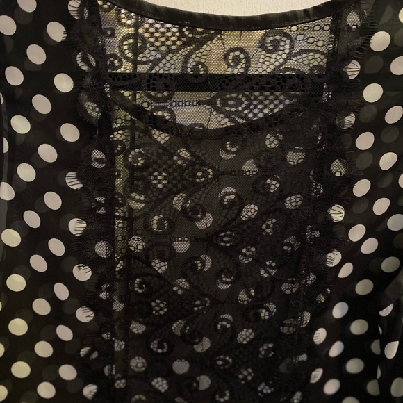 Montreau Los Angeles Sleeveless Black and White Dot Top-lace back - Picture 4 of 8